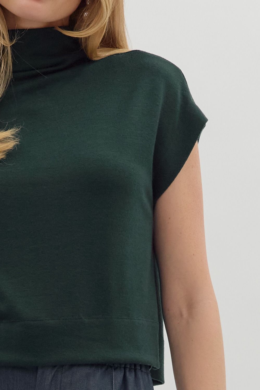 Hunter Green Solid Knit Mock Neck Pullover Top