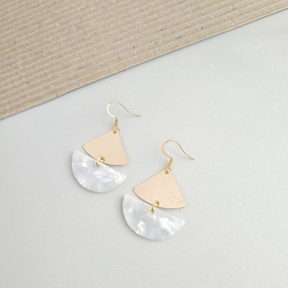 Ava Pearl Earrings