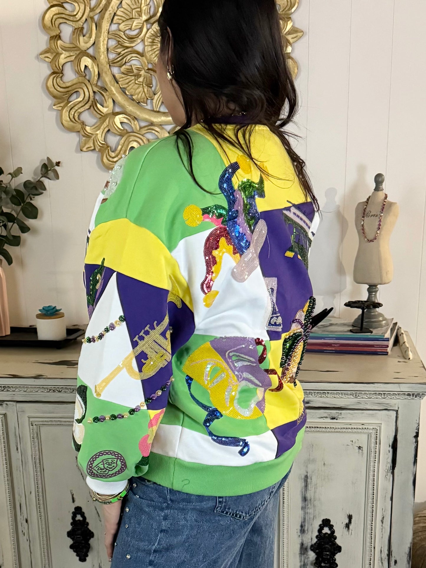 Queen of Sparkles Checkered Mardi Gras Icon Sweatshirt