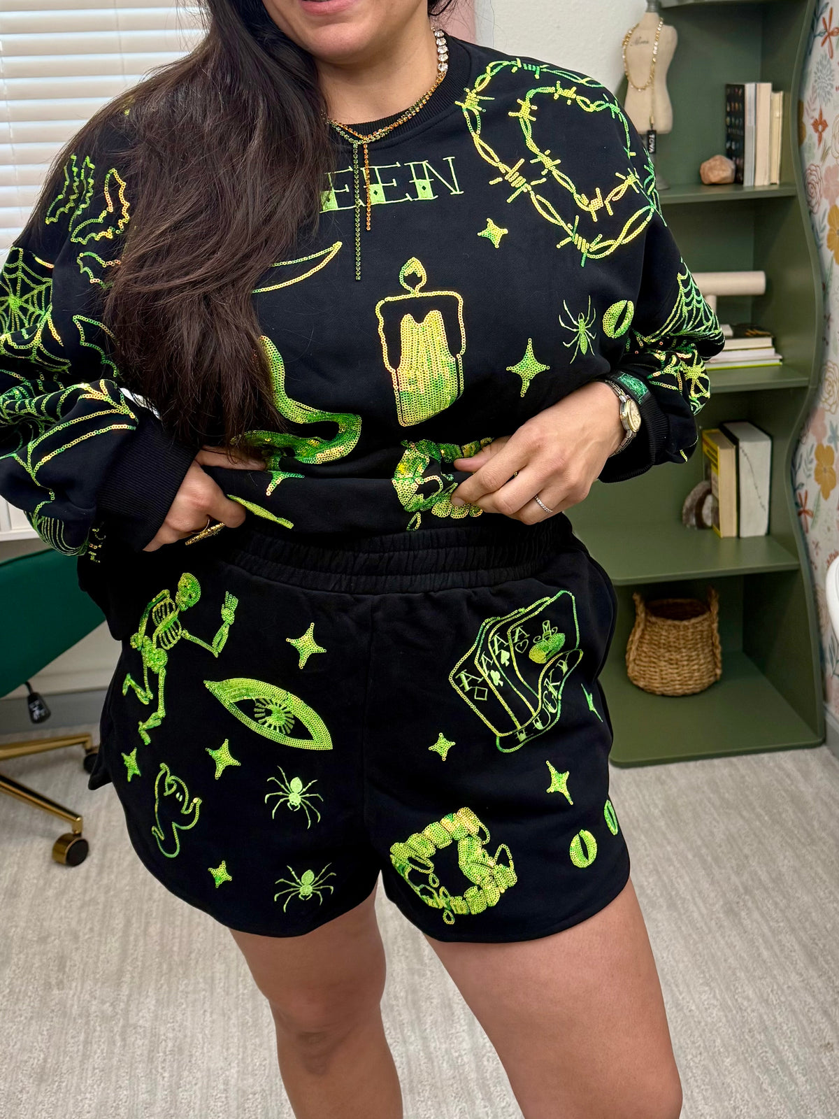 Queen of Sparkles Black & Green Halloween Icon Short