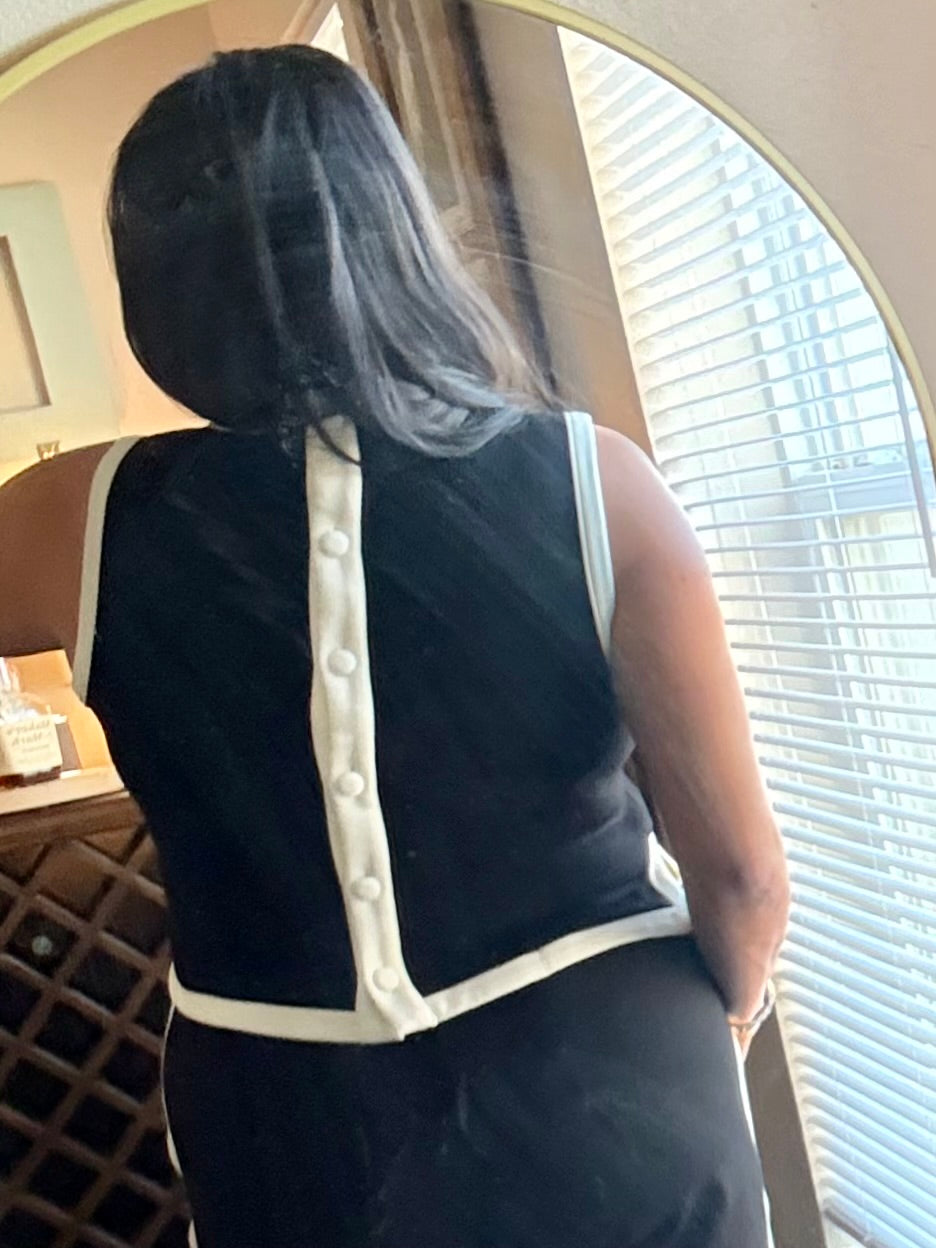 Solid Knit Black and White Top