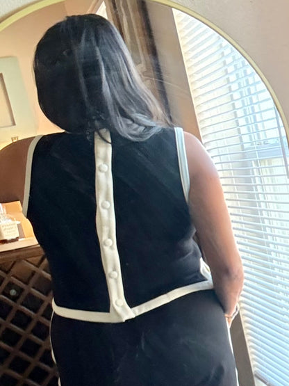 Solid Knit Black and White Top