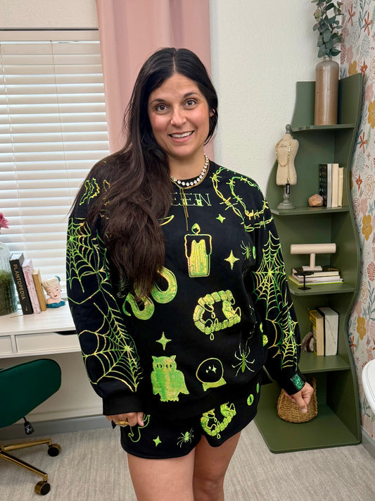 Queen of Sparkles Black & Green Halloween Queen Icon Sweatshirt