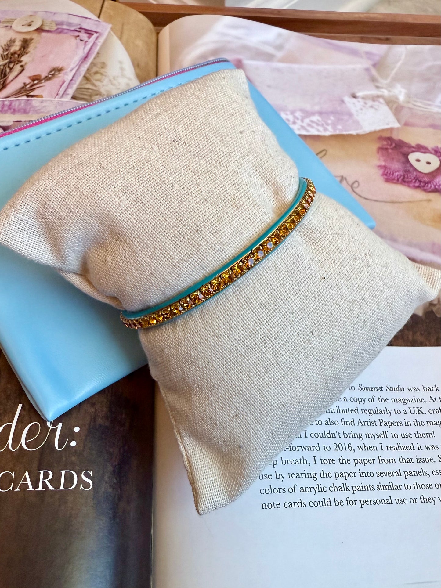 Helly Bangle Topaz TOVA